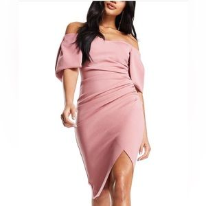 Vintage-styled lightweight midi dress that has a sweet rose color